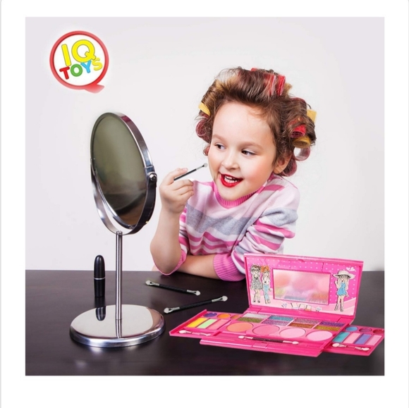 Girls Make-Up Pallete - Picture 9 of 9